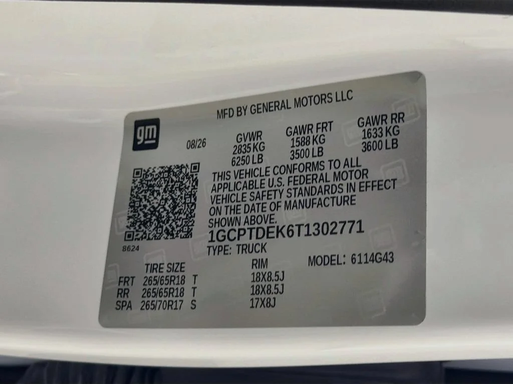 New 2026 Summit White Chevrolet Z71 image 27