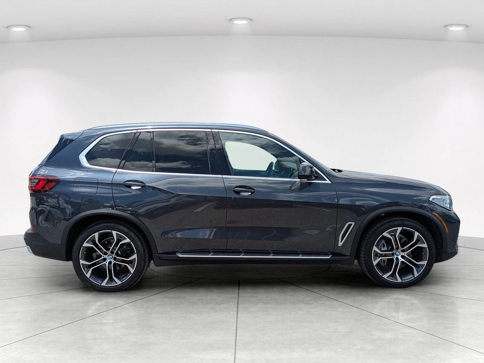 Used 2020 Arctic Grey Metallic BMW sDrive40i image 8