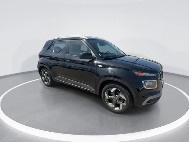 Used 2022 Black Hyundai SEL image 2