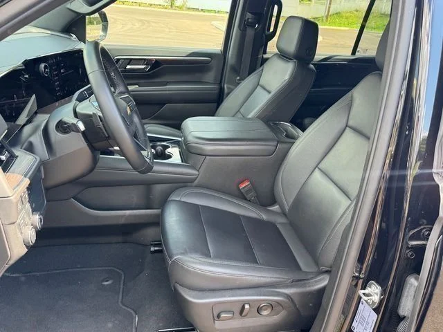 Used 2025 Black Chevrolet LT image 7