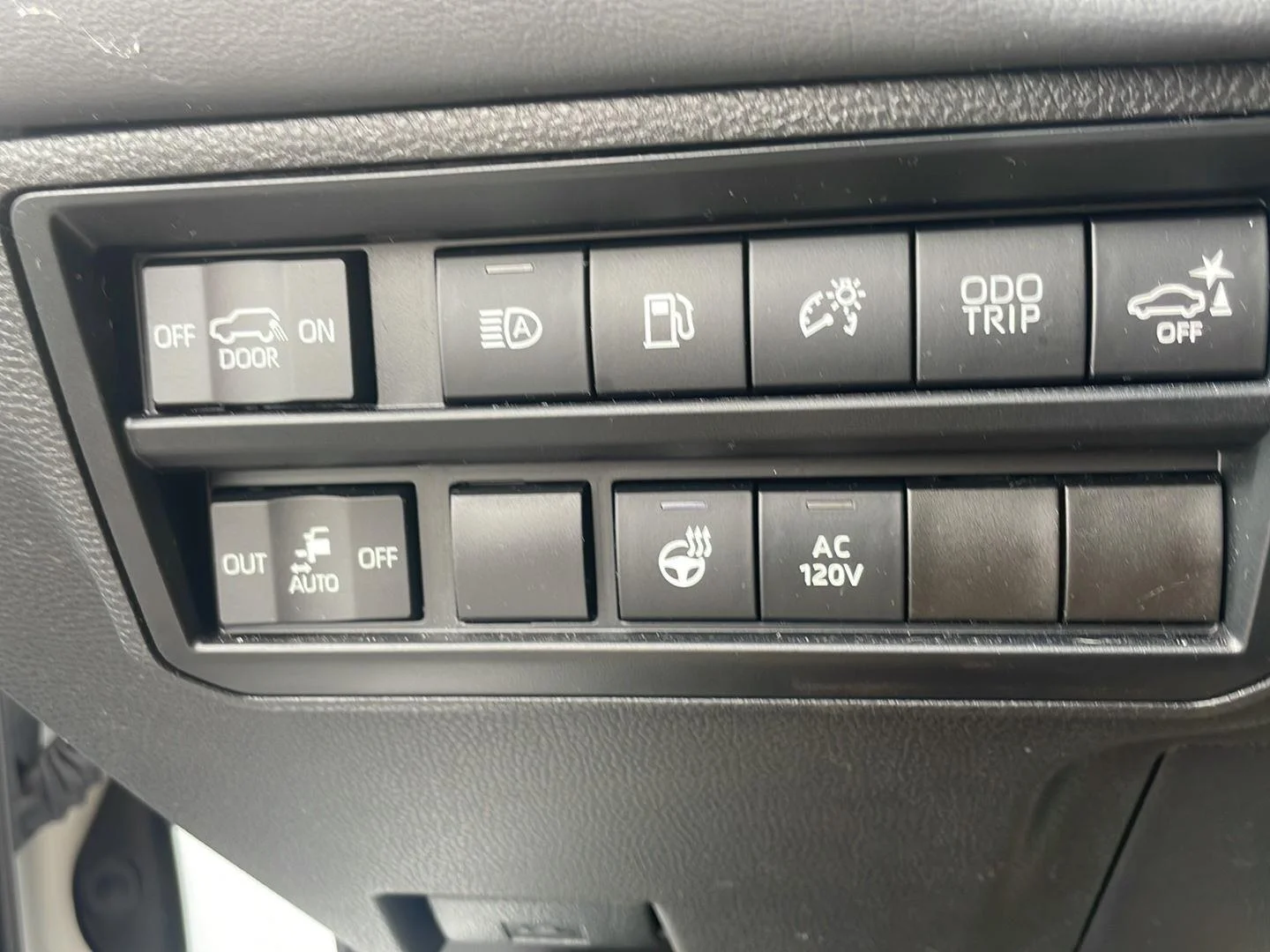 Used 2023 Wind Chill Pearl Toyota Platinum image 5