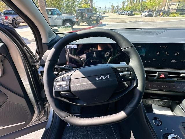 New 2026 Steel Gray Kia LX image 11