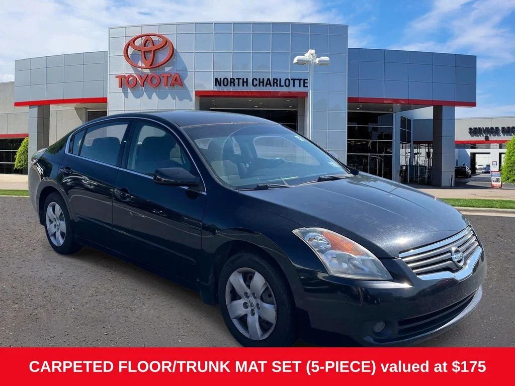 Used 2008 Black Nissan 2.5 S image 1
