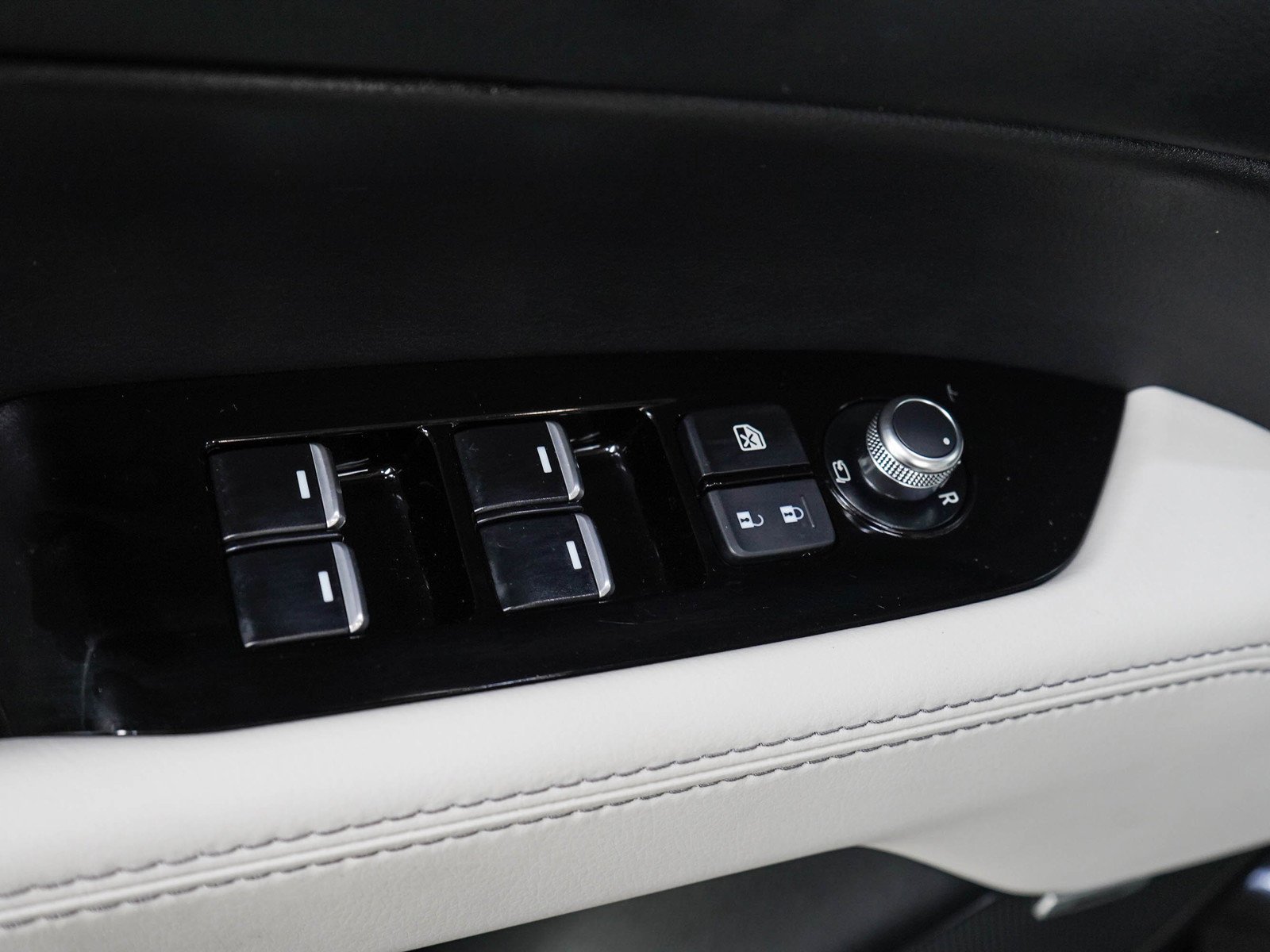 Used 2025 Jet Black Mica Mazda 2.5 S Premium Plus Package image 23