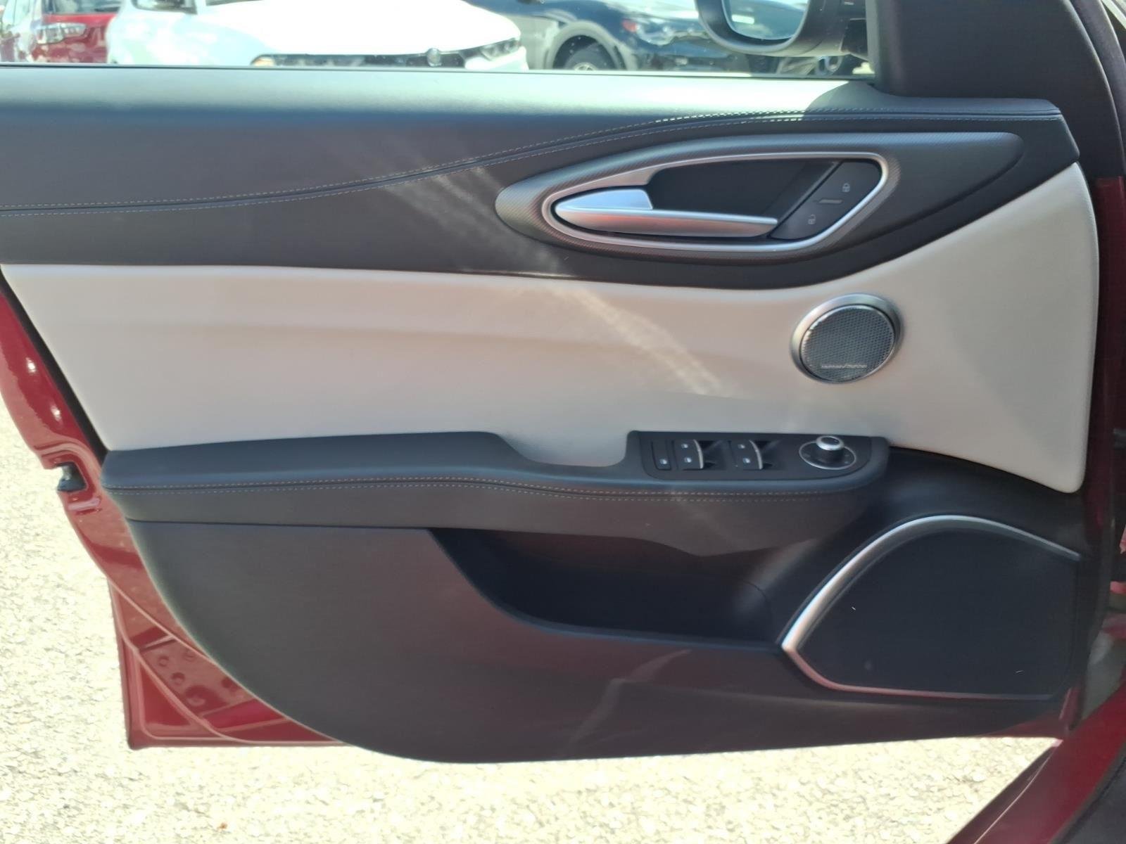 Used 2019 ROSSO COMPETIZIONE TRI-COAT Alfa Romeo TI image 28