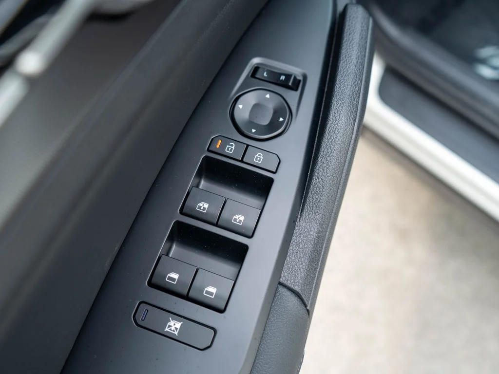 New 2026 Snow White Pearl Kia EX image 16