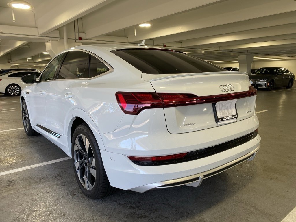2022 Audi e-tron Sportback S line Prestige photo 3