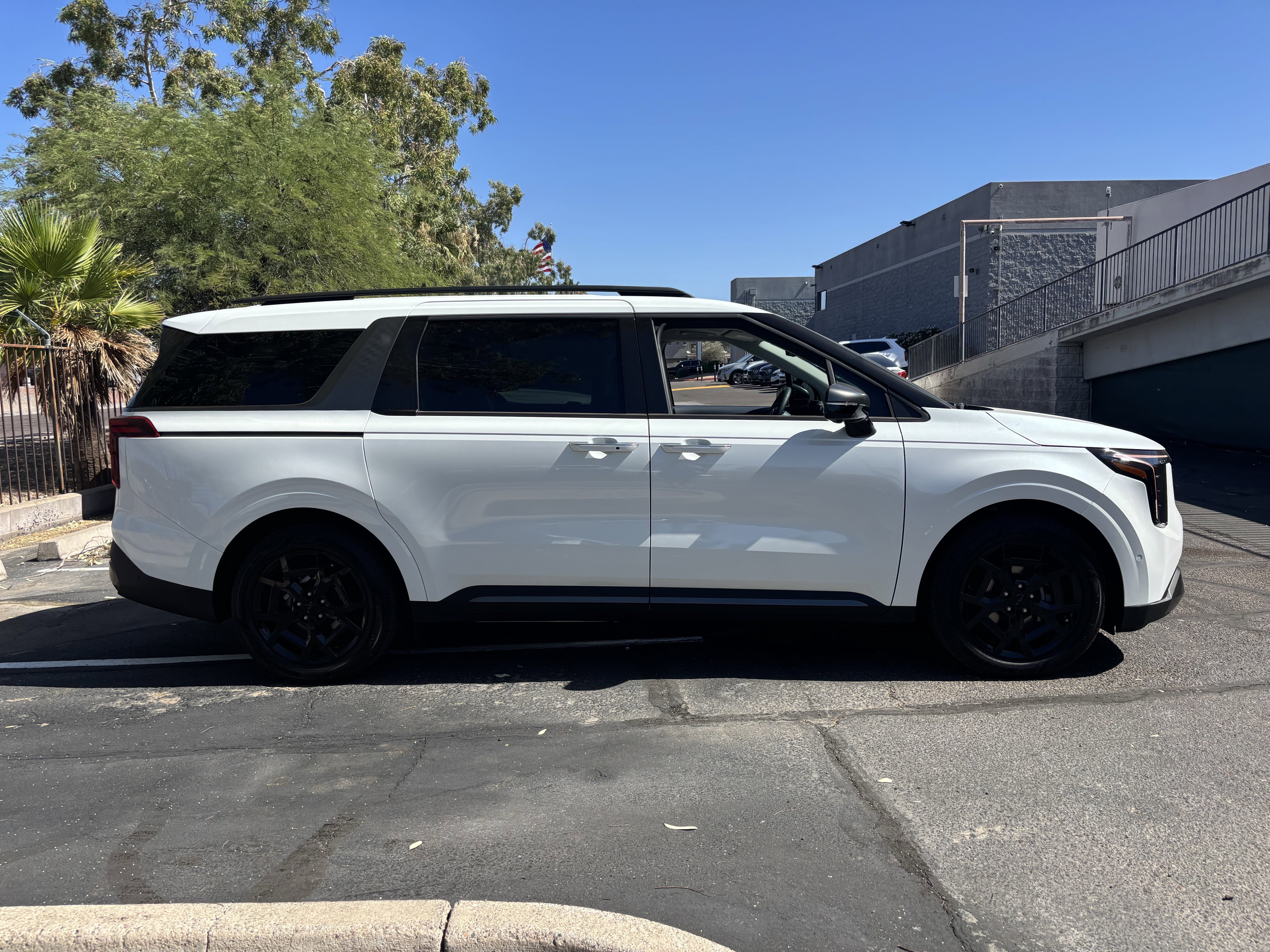 New 2026 Snow White Pearl Kia SX Prestige image 2