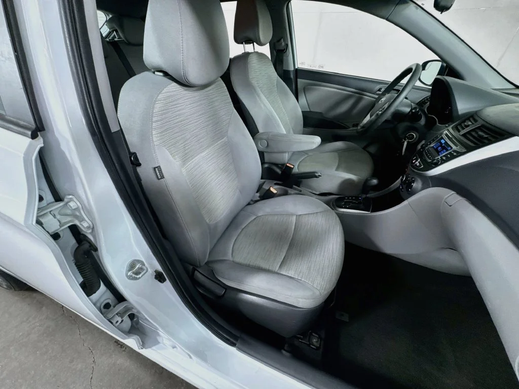 Used 2016 White Hyundai SE image 30
