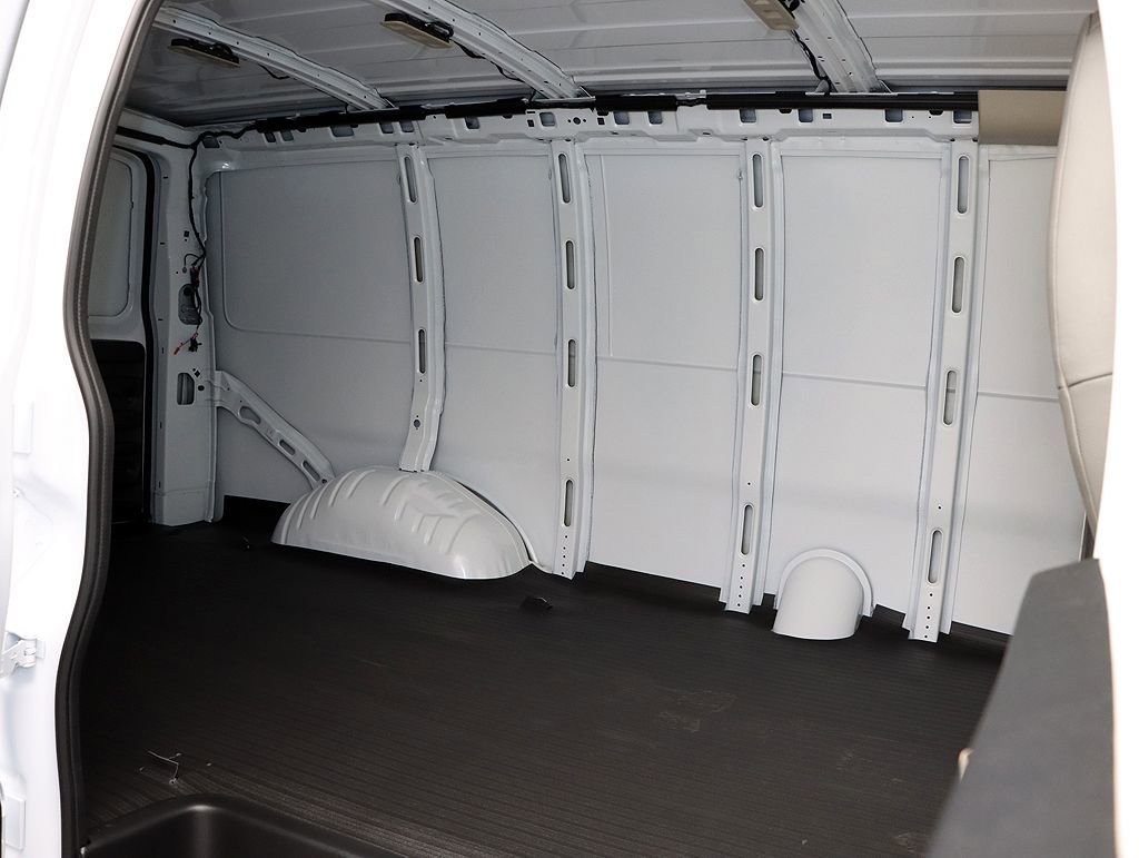2026 Chevrolet Express Cargo Work Van - Photo 27