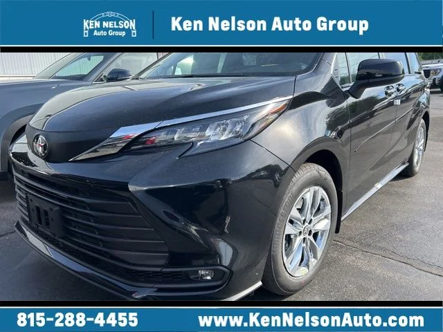 2026 Toyota Sienna XLE 7-Passenger Hybrid AWD's photo