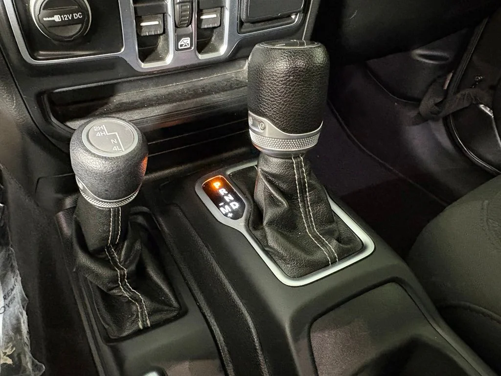 Used 2020 Gray Jeep Unlimited Sahara image 34