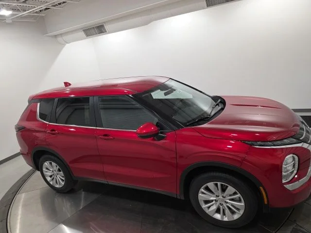 New 2026 Red Mitsubishi ES image 4