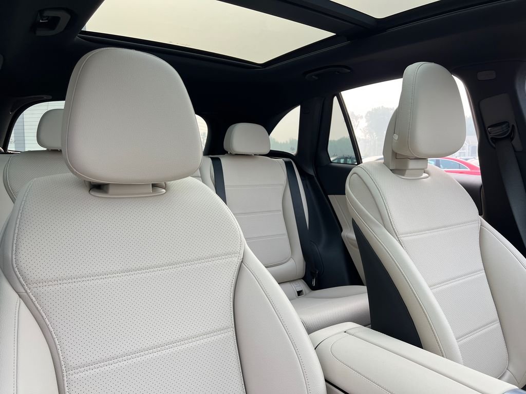 New 2026 Starling Blue Metallic Mercedes-Benz GLC 300 image 26