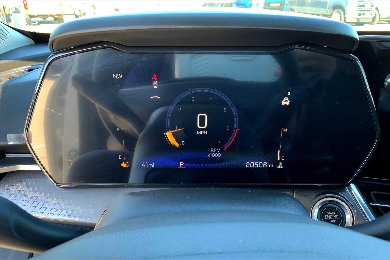 Used 2025 Summit White Chevrolet ACTIV image 26