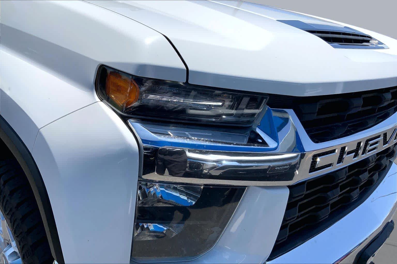 Used 2021 Summit White Chevrolet LT image 26