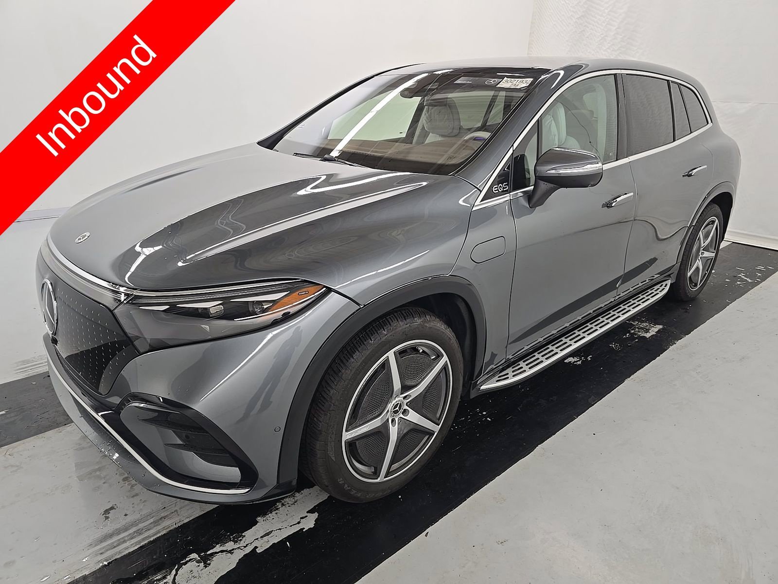 Used 2024 Gray Mercedes-Benz 450 image 1