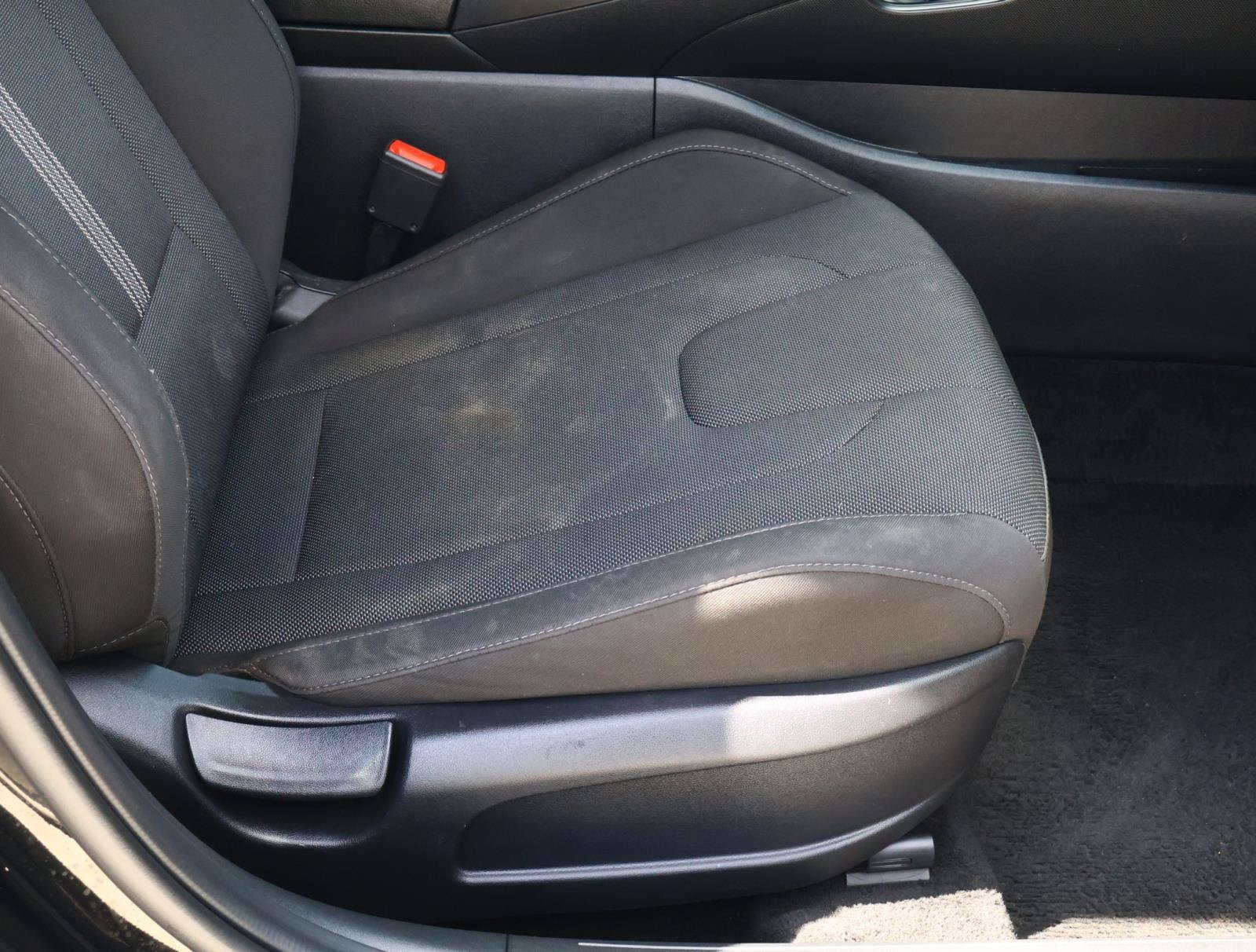 Used 2025 Abyss Black Hyundai SE image 16