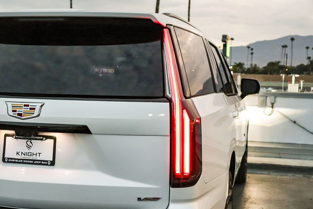 Used 2025 Crystal White Cadillac V-Series image 10