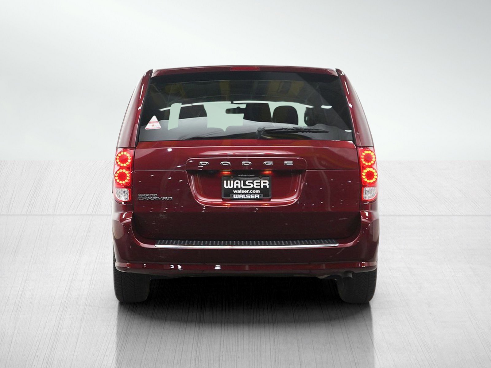 Used 2018 Octane Red Pearlcoat Dodge SE Wagon image 4