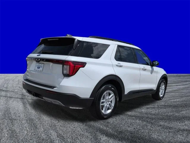 New 2026 Star White Metallic Tri-Coat Ford Active image 4