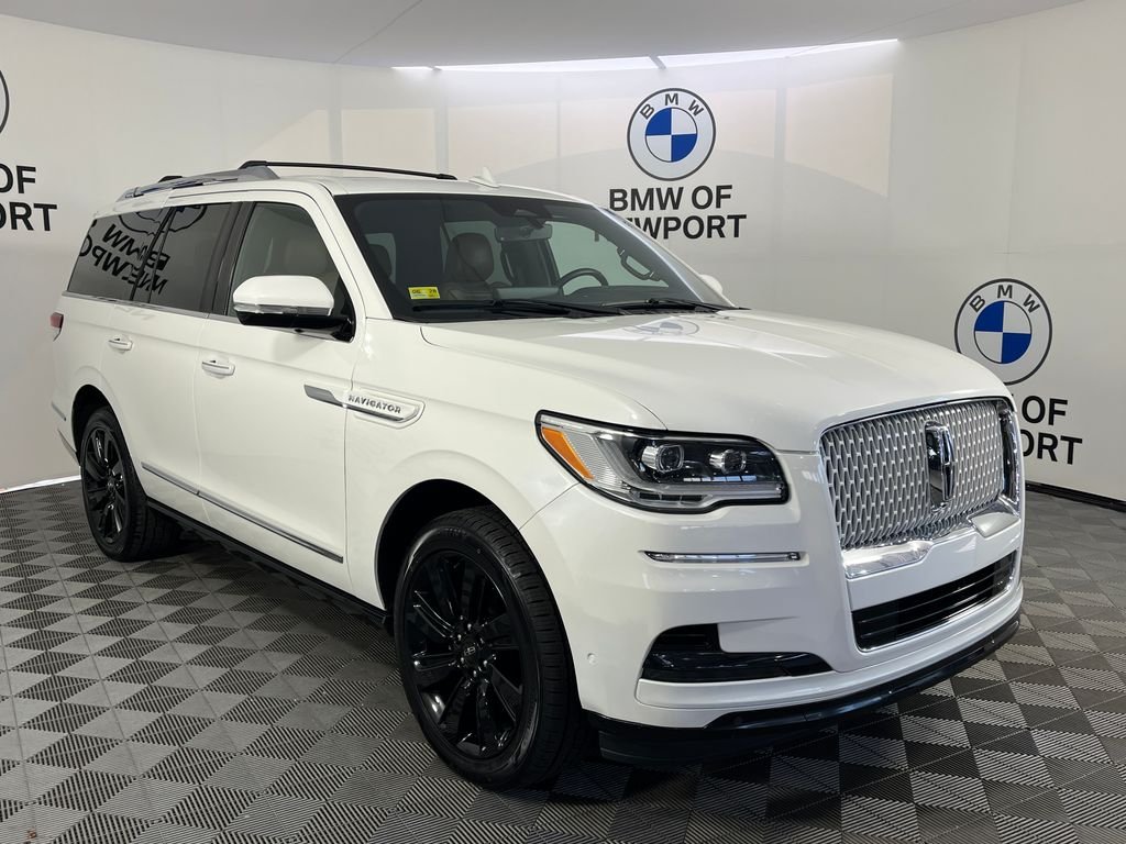 Used 2023 White Lincoln Reserve image 1