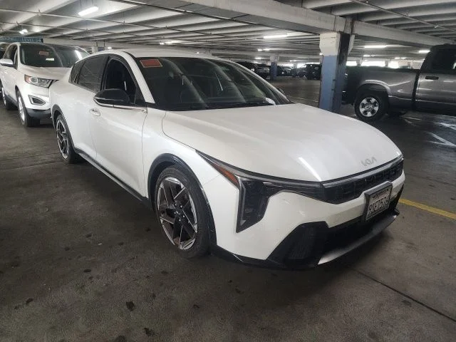 2025 Kia K4 GT-Line AT's photo