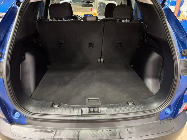 Used 2022 Blue Ford SE image 5