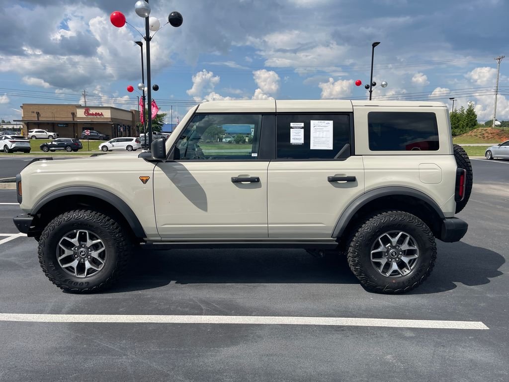 Used 2025 Beige Ford Badlands image 2