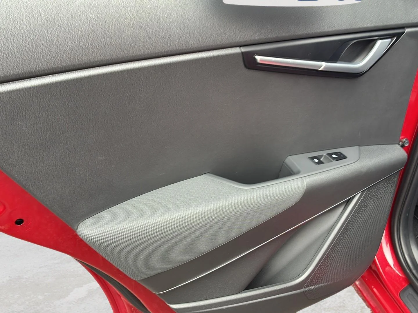 Used 2023 Runway Red Kia Wind image 25