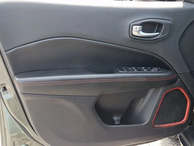 Used 2018 Green Jeep Trailhawk image 12