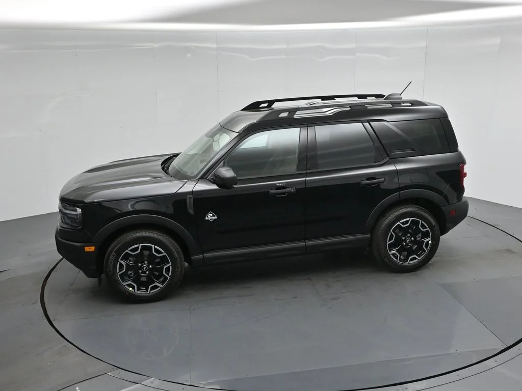 New 2026 Shadow Black Ford Outer Banks image 41