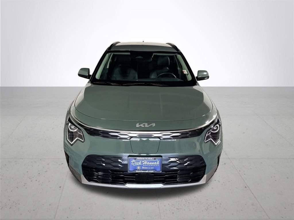 Used 2024 Green Kia Wind image 3