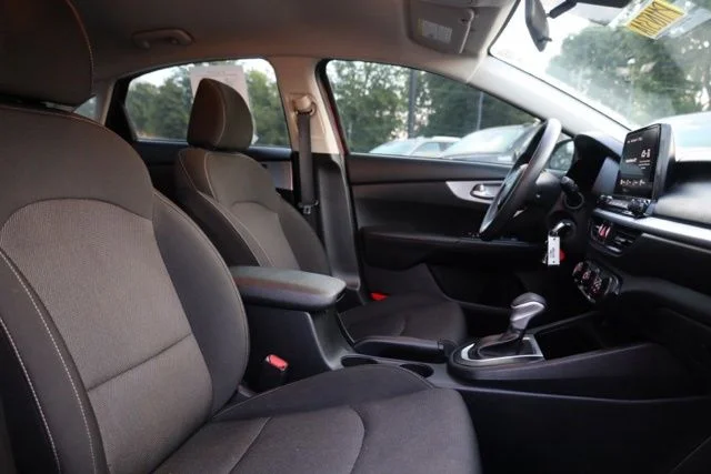 Used 2024 Red Kia LXS image 36