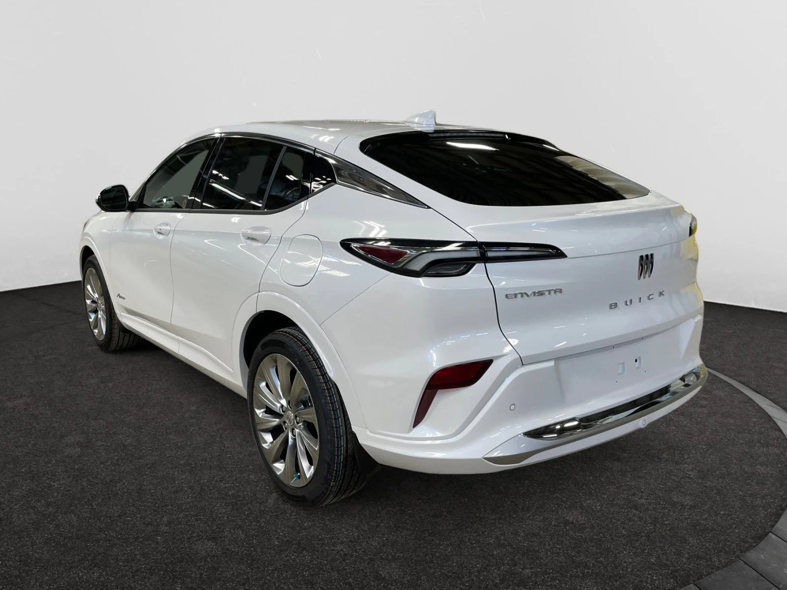 New 2026 White Frost Tricoat Buick Avenir image 3