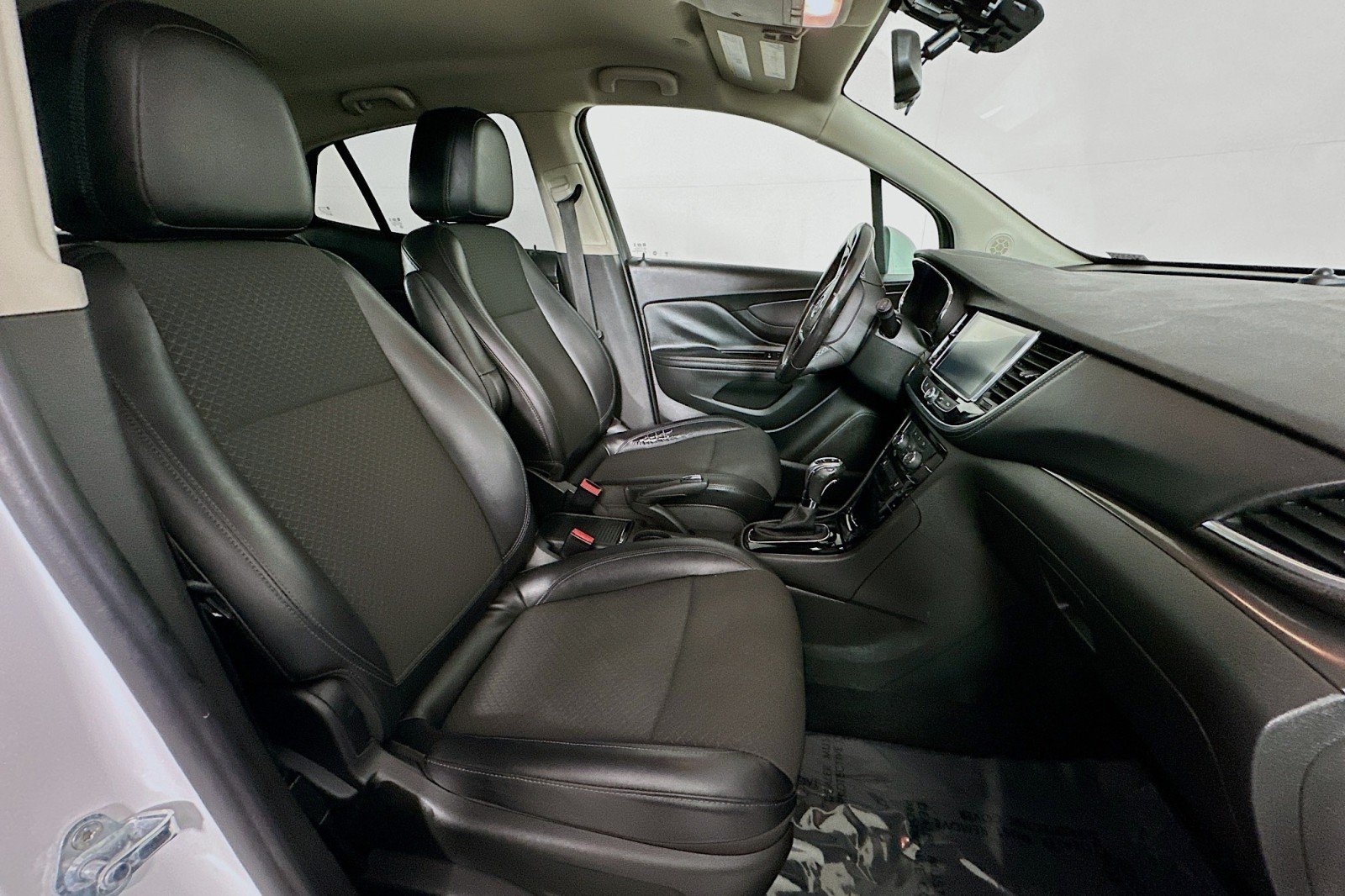 Used 2018 Summit White Buick Preferred image 8