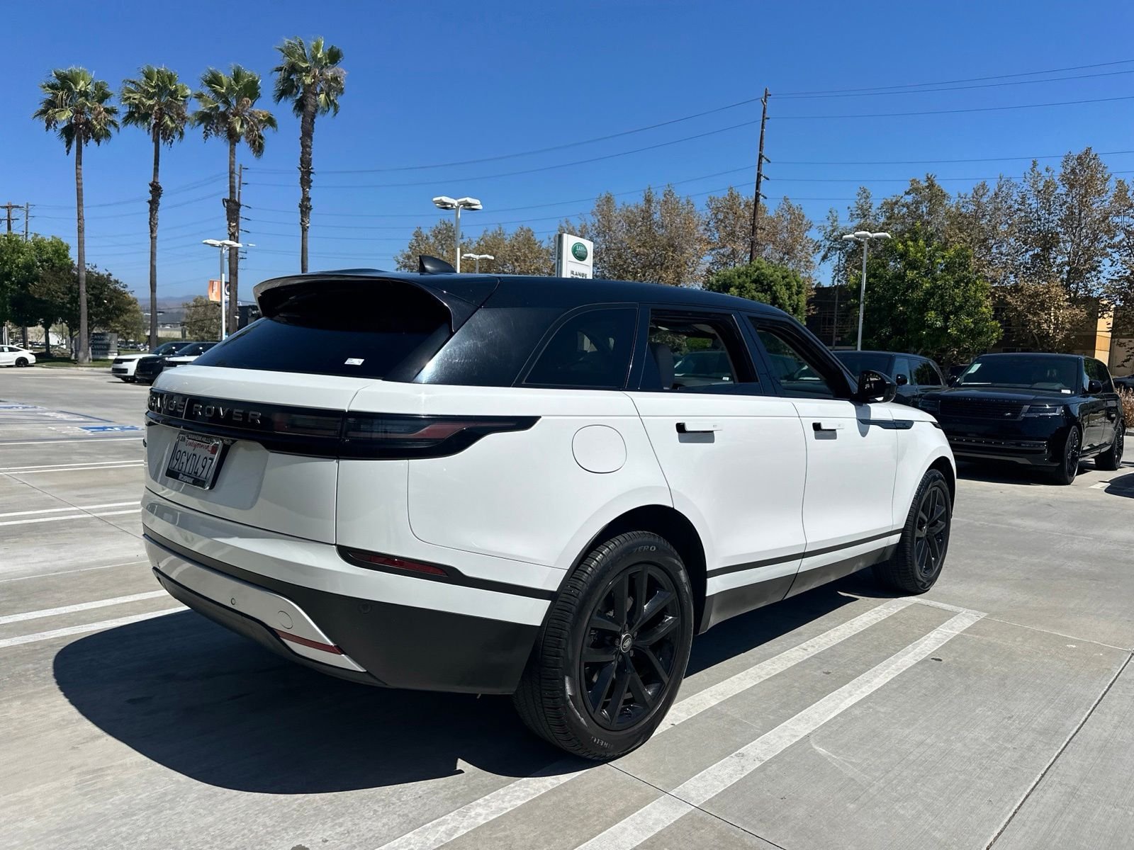 Certified Used 2024 Fuji White Land Rover S image 3