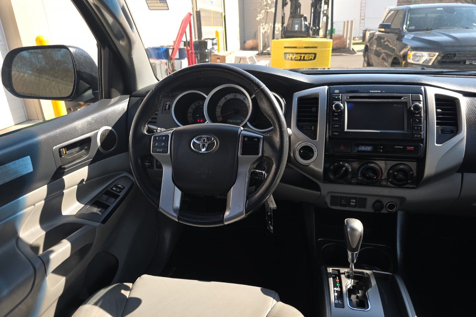 Used 2013 Black Toyota Base image 15