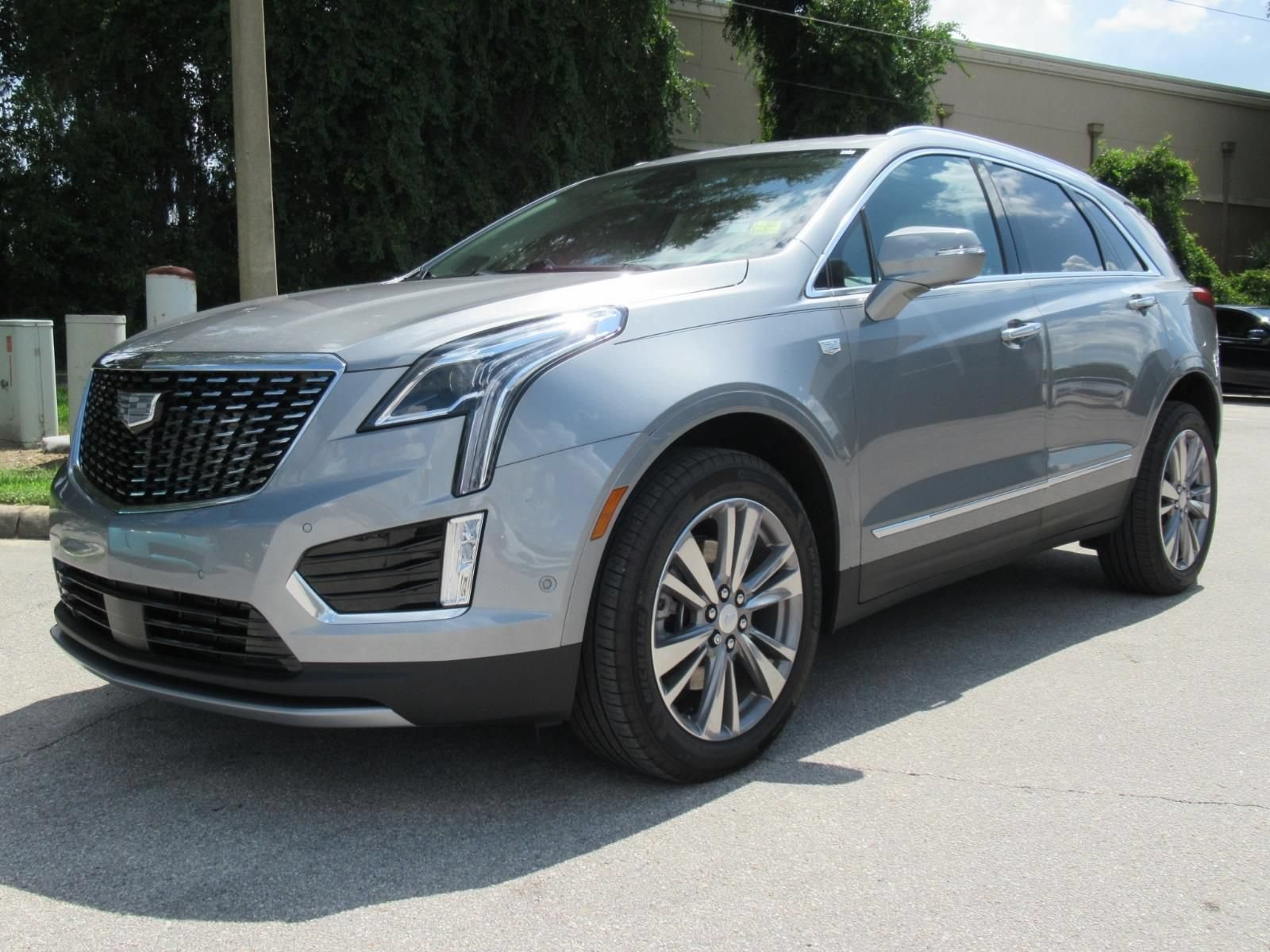 Used 2024 Argent Silver Metallic Cadillac Premium Luxury image 4