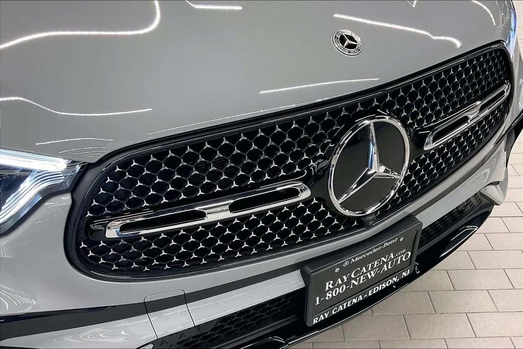 Used 2026 Gray Mercedes-Benz GLC 300 image 23