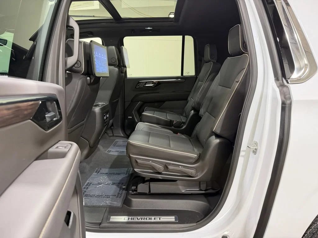 2026 Chevrolet Suburban Premier - Photo 38