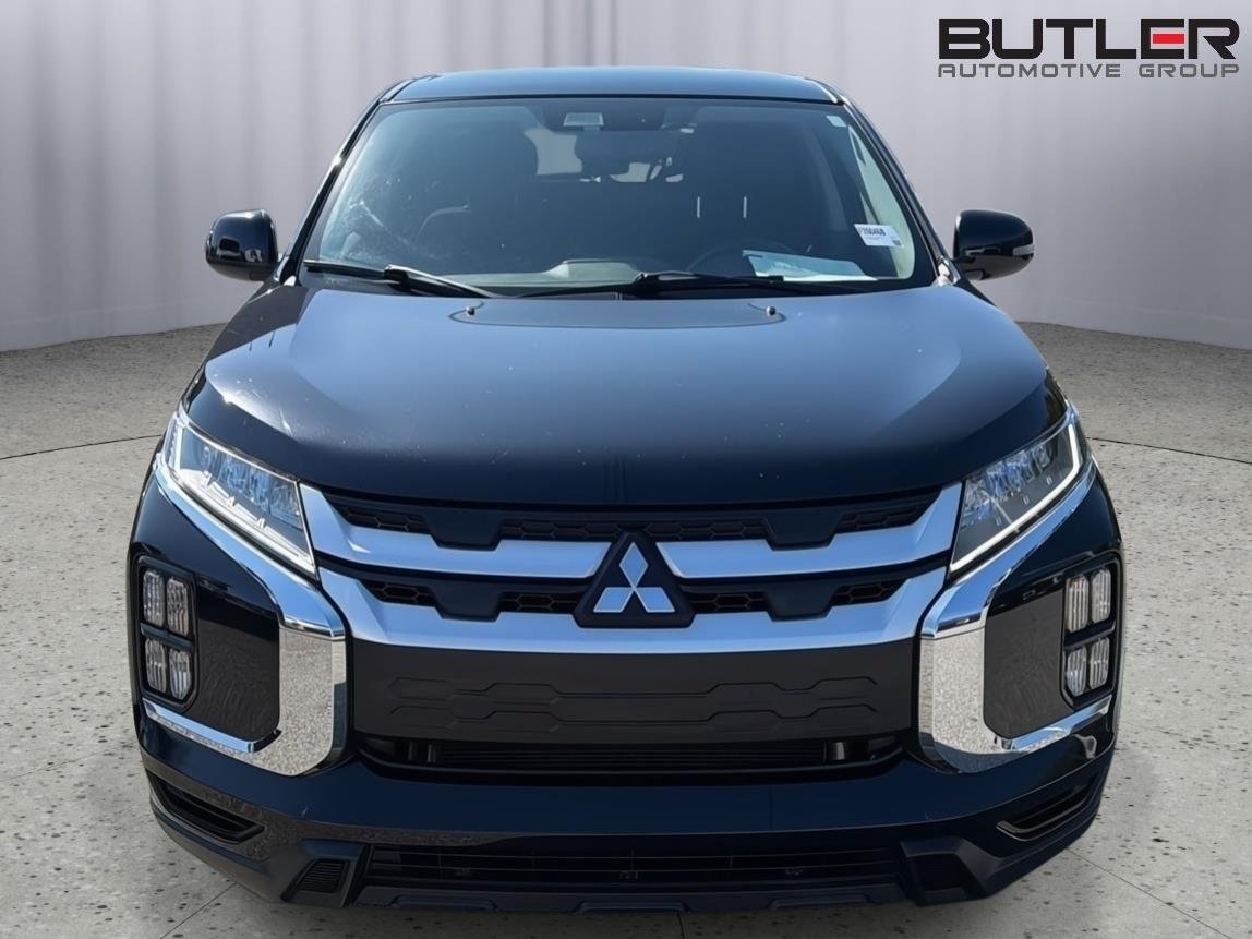Used 2021 Labrador Black Metallic Mitsubishi ES image 9