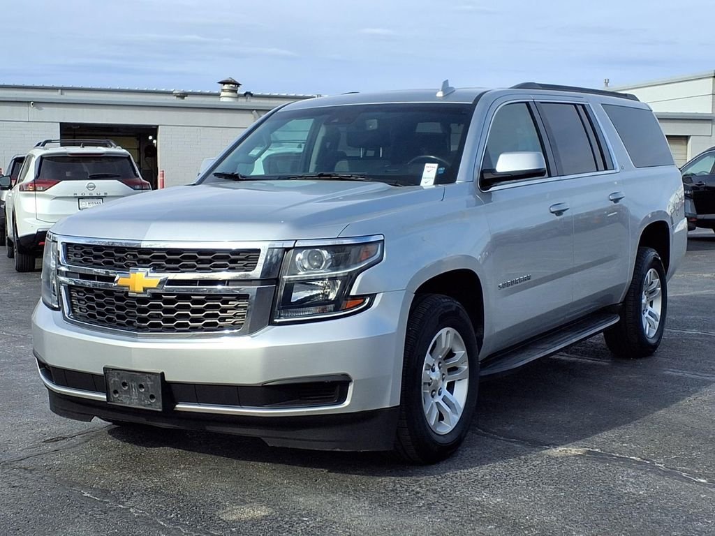 Used 2018 Chevrolet Suburban LT with VIN 1GNSKHKCXJR237267 for sale in Kansas City