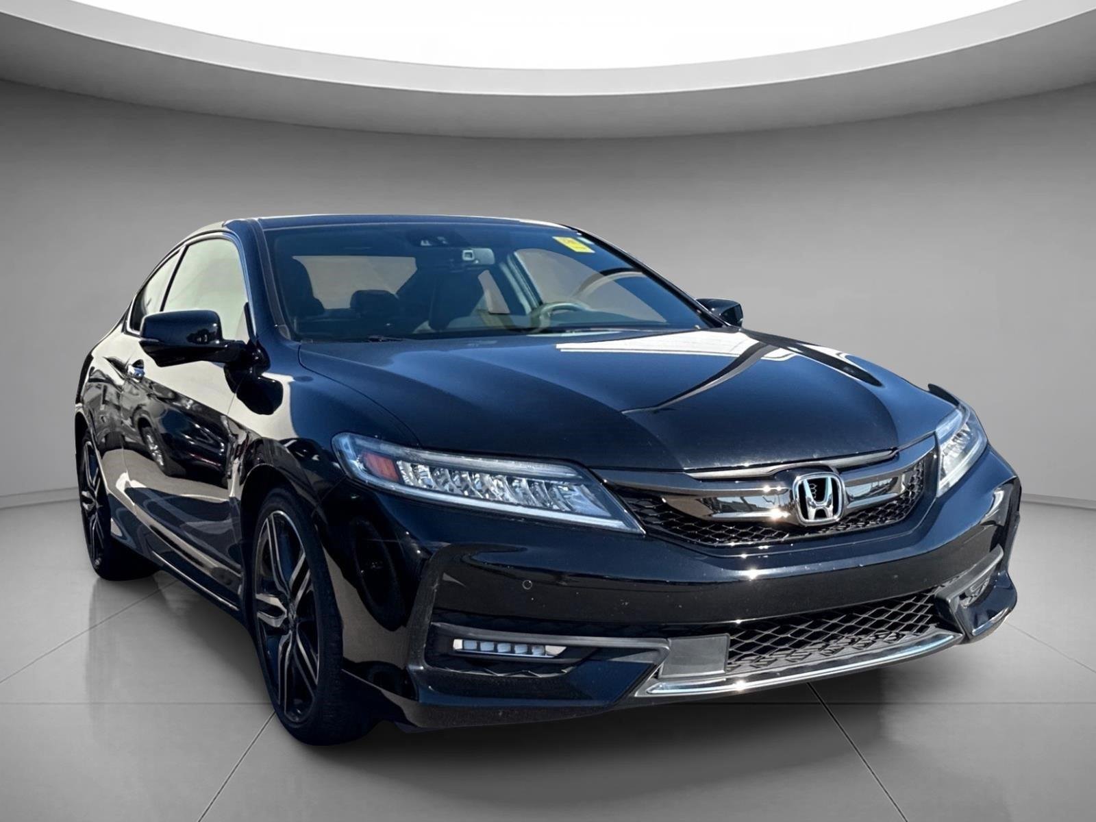 Used 2017 Crystal Black Pearl Honda Touring image 22