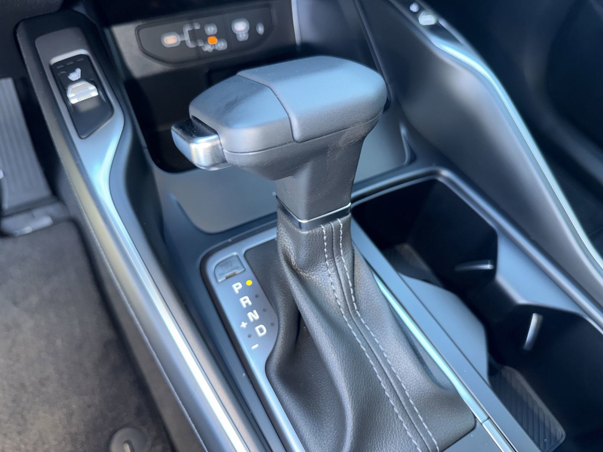 New 2026 Ivory Silver Kia S image 22
