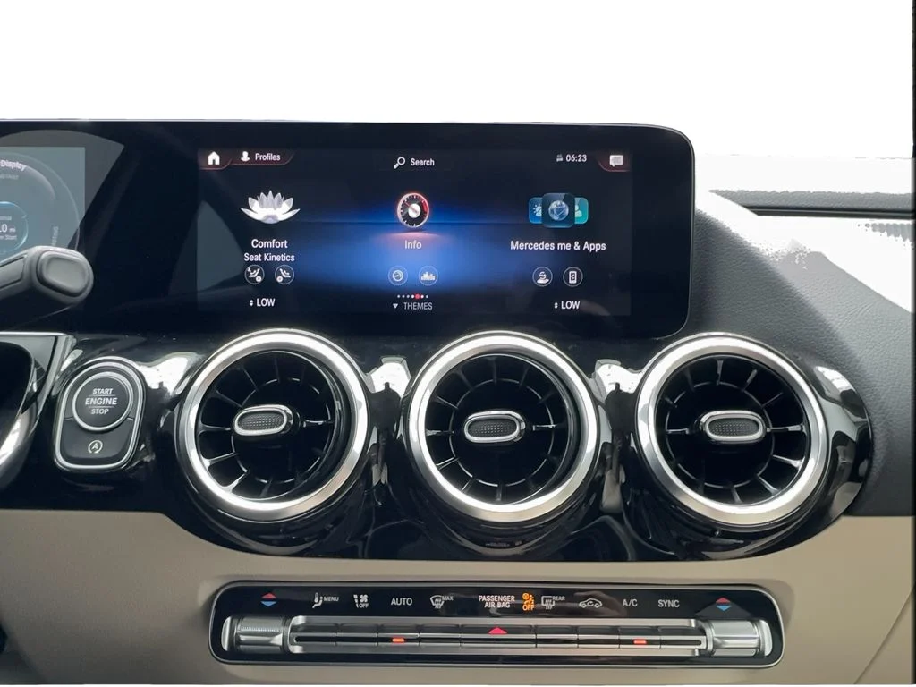 Used 2022 White Mercedes-Benz GLA 250 image 43