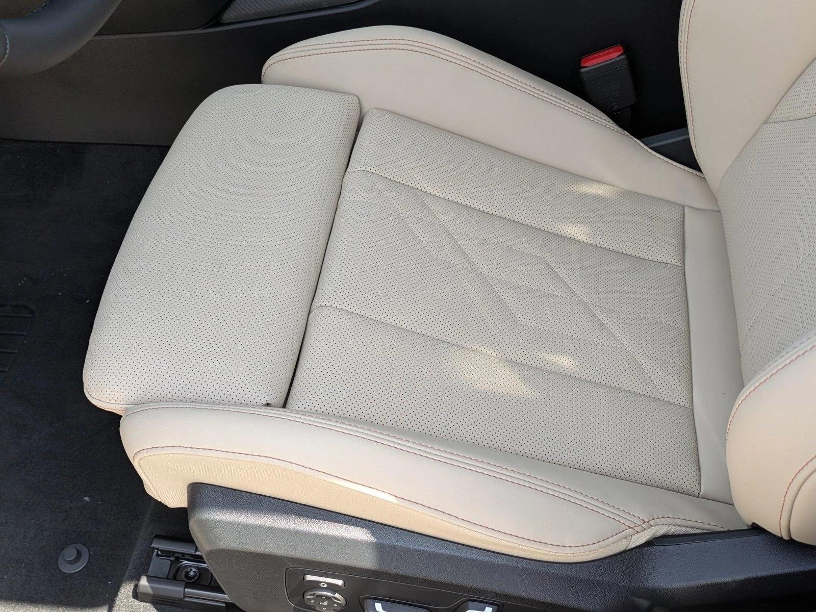 Used 2026 Dune Grey Metallic BMW 30 xDrive image 4