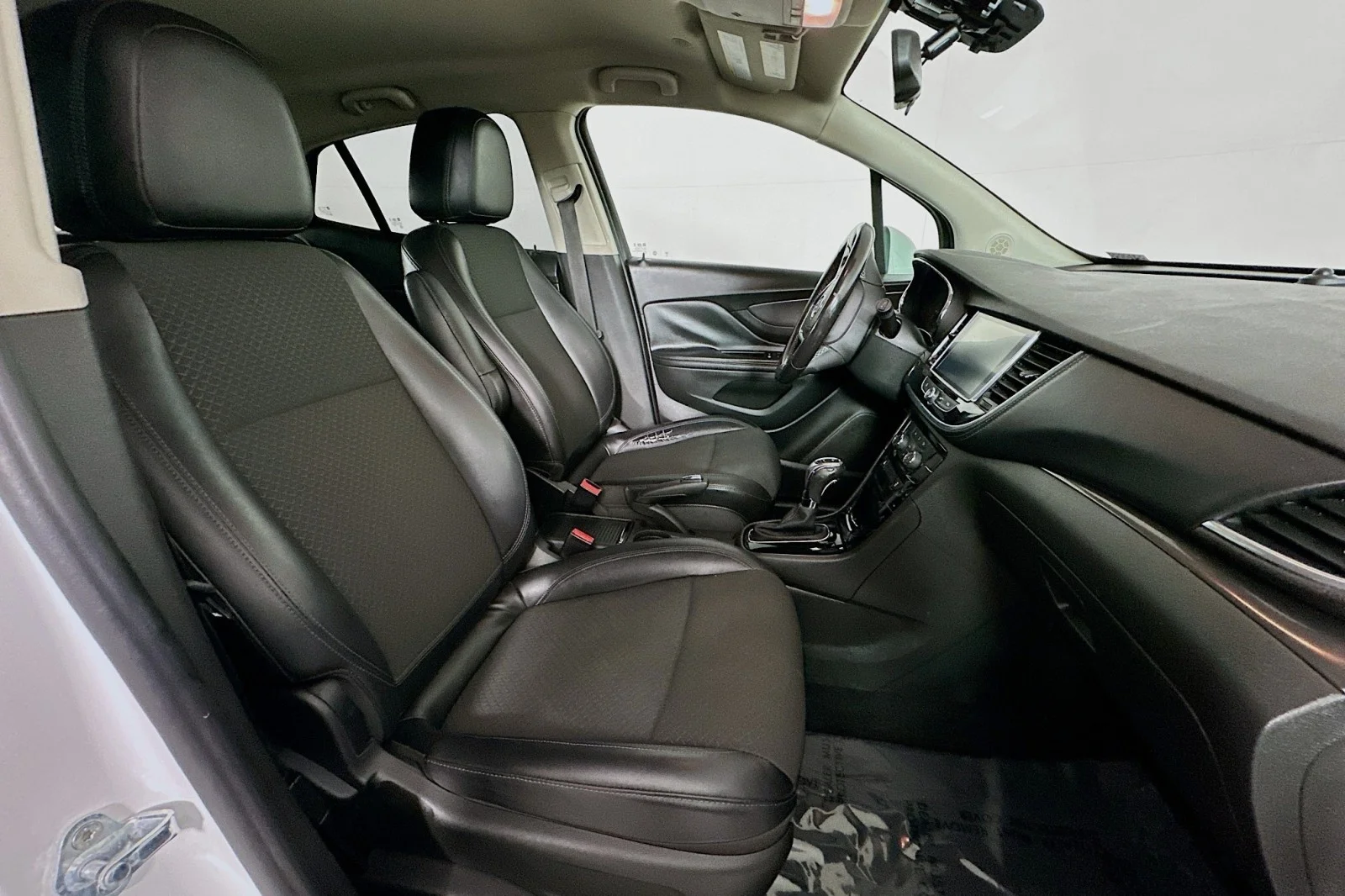 Used 2018 Summit White Buick Preferred image 8