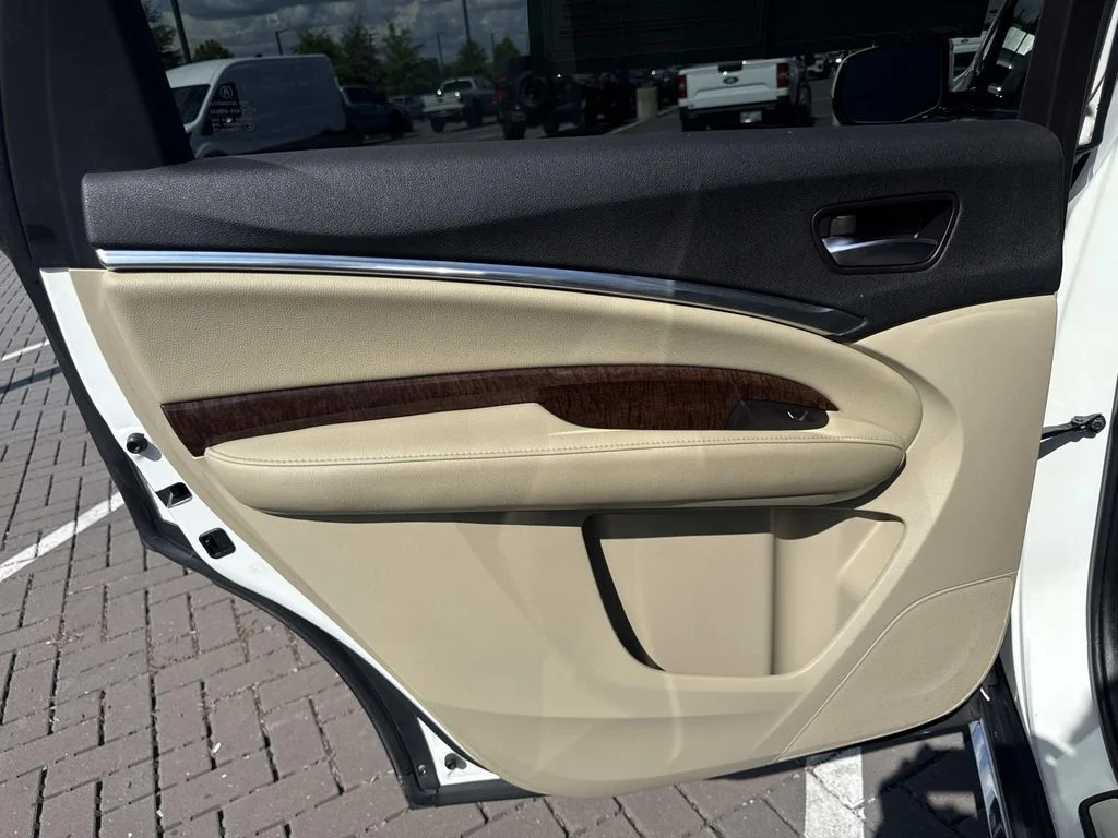 Used 2017  Acura 3.5L image 24