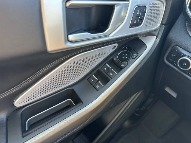 Used 2023 Gray Ford Limited image 14